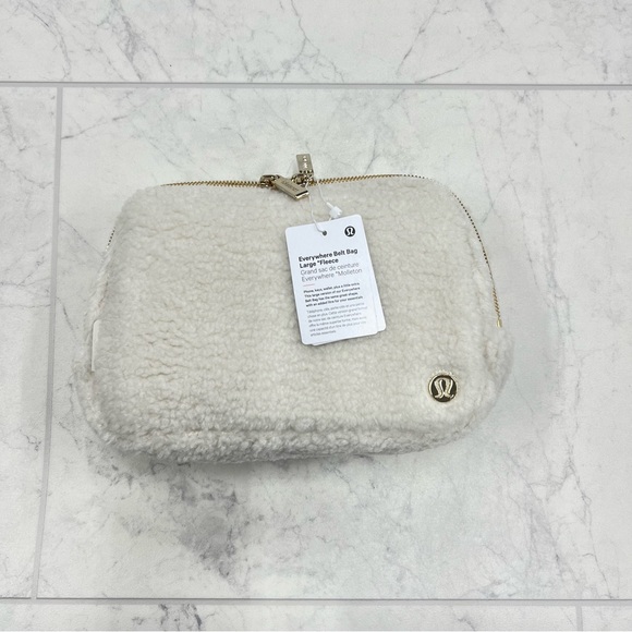 (JZ-13) Lululemon Everywhere Belt Bag Large 2L *Fleece - Picture 2 of 6